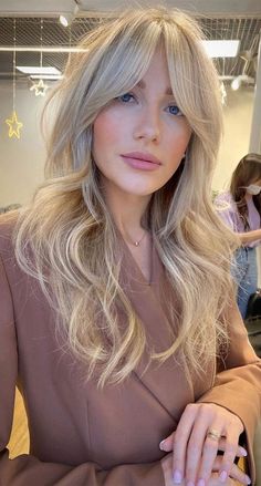 CURTAIN BANG INSPO | SPRING 2022 WOMENS HAIRSTYLES It Girl Hair, Bangs Medium Hair, Bangs Long Hair, Bangs Curtain, Bangs Long, Bangs With Medium Hair, Blonde Hair Inspiration, Hair Trend, Long Hair With Bangs