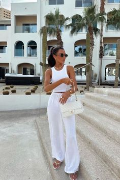 Mexico Beach Outfits, Summer Vacay Outfits, Dubai Outfits Ideas, Bahamas Outfit, Beach Holiday Outfits, Mexico Vacation Outfits, Thailand Outfit