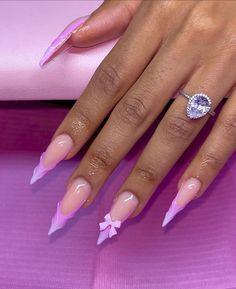 Almond Long Acrylic Nails, Coffin And Stiletto Nails Mixed, Stellio Nails, Curve Nails Acrylic, Nail Ideas Stiletto Long, Pink Stiletto Nails Designs, Stiletto Nails Designs Unique, White Stiletto Nails, Pink Stiletto Nails