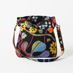 Nwt Svenskt Tenn Josef Frank Fabric Textile Linen Shoulder Crossbody Bag 12”X13” Designer: Josef Frank/Svenskt Tenn Material: Linen Colour: Black Print: Baranquilla Size: Width 12.5” (32 Cm); Height 13” (33 Cm) The Strap Is Adjustable And The Maximum Length Is 35.5” (91 Cm). There Is One Large Zippered Pocket Inside, And One Key-Ring Holder (Detachable) Snap Closure Enhanced And Proofed Linen. Brass And Leather Details. Svenskt Tenn’s Bags Have Been Treated With A Fabric Protector. They Have Det Josef Frank Fabric, Stylish Leather Bags, Josef Frank, Classic Handbags, Floral Designer, Fabric Textile, Classic Bags, Fabric Bags, Designer Gifts