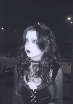 Goth White Hair, Romantic Goth Hair, Goth Girl Hair, White Black Hair, Goth Fits, Gothic Hairstyles, Goth Subculture, Goth Look, Cool Makeup Looks