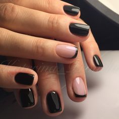 Cream Nails With Black Design, Spring Gel Nails Ideas Color Combos, Cute Black Gel Nails, Black Manicure Short Design, Black Manicure Short Round, Natural And Black Nails, Solid And French Tip Nails, Very Short Round Nails Gel, Nails For Cocktail Party