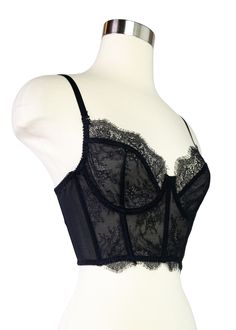 Product Details: Lace corset-inspired top Run TRUE to size: Size up if you're between sizes Materials: 95% Polyester, 5% Spandex Made in China Black Top Corset, Black Lace Corset Top Outfit, Corsets For Women, Lace Corset Outfit, Cat Makeup Look, Black Lace Bra Top, Pretty Corset, Jumpsuit Outfit Ideas, Top Run