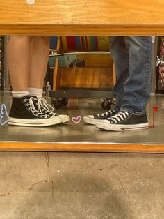 Matching Converse Couple, Converse Couple, Couples Converse, Chuck 70 Outfit, Black Hightop Converse, Matching Converse, Matching Boyfriend, Cuddle With Boyfriend, Grunge Teen