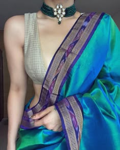 Marghazi Designs, Blouse Neck Designs Saree, Latest Blouse Back Neck Designs, Blouse Sleeves Design, Latest Saree Blouse Designs, Indian Dress Up, Corset Fashion Outfits, Sambalpuri Saree