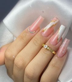 Uñas Soft Gel, Diy Acrylic Nails, Subtle Nails, White Acrylic Nails, Glamorous Nails, Long Square Acrylic Nails, Square Acrylic Nails