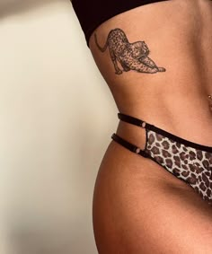 Leopard Rib Tattoo, Leapord Tattoo Women, Leopard Tattoo For Women, Cheetah Tattoo For Women, Torso Tattoos For Women, Ribs Tattoo, Cheetah Tattoo, Leopard Tattoo