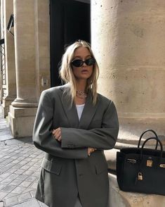 Gray Outfits, Replica Designer Handbags, Designer Replica, Dior Handbags, Oversized Blazer, Looks Style, Mode Fashion