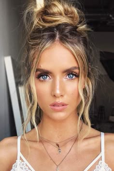 Tight Updo Hairstyles, Humid Hairstyles Summer, Simple Everyday Hairstyles, Updo Buns, Ready Hairstyles, Hairstyle Everyday, Hairstyles For Everyday, High Buns, Cute Everyday Hairstyles