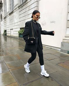 Alicia Roddy, Looks Adidas, Trainers Outfit, Look Legging, Chique Outfit, New Balance Outfit, Sneaker Outfits, Winter Styles, Winter Fashion Outfits Casual