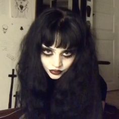 Base Face Makeup, Goth Makeup Red Lips, Makeup Ideas 90s, Dark Gothic Makeup, Romance Goth Makeup, Red Contacts Makeup, 90s Rock Makeup, Dark Doll Makeup, Goth Simple Outfits