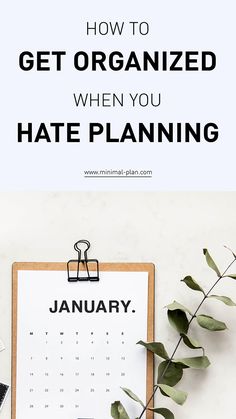 How to get organized when you absolutely HATE planning things ahead? Most people hate planning... But it's a skill that you can develop! Here are some tips to FINALLY get organizd when you hate planning! / organization, organization tips, planning, planning tips, planner ideas, planner inspiration, productivity tips Bullet Journal Contents, Being Organized, Bullet Journal How To Start A, Bullet Journal Printables, Organization Skills, Online Calendar