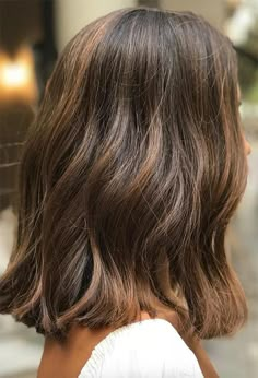 Medium Haircuts 2023 Trends, Bob Hair With Balayage, Short Bob With Thick Hair, Medium Brown Bob Hairstyles, Style Long Bob Hair, Long Bob Brunette Hair, Brunette Lob Side Part, Long Bob Light Brown, Long Bob Brown Balayage