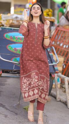 Pakistani Kurti Designs Casual Summer, Gala Design For Kurti, Summer Cotton Suits, Kurti Gala Design, Long Kurti Designs Unique, Style Outfits Summer, Dress Design Ideas, Summer Vibes Aesthetic, Dressing Design