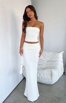 Nightingale Maxi Skirt Cream Maxi White Skirt, All White Party Outfits, White Party Outfit, The Nightingale, White Long Skirt, White Maxi Skirts, Maxi Skirt Outfits, All White Outfit, Clear Heels