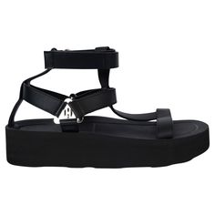 100% authentic Hermès Enid gladiator platform sandals in black calfskin with velcro closure set on an ultra-light, comfortable sole. Characteristics of the Maison "H Diamant” clasp detail in Palladium. Brand new. Measurements Model H221033Z 02350 Imprinted Size 41 (run small) Shoe Size 40 Inside Sole 27cm (10.5in) Width 8.5cm (3.3in) Heel 4.5cm (1.8in) Platform: 3cm (1.2in) Hardware Palladium All our listings include only the listed item unless otherwise specified in the description above Brown Formal Shoes, Manolo Blahnik White, Chanel Black And White, Knee High Boots Flat, Beaded Flats, Kelly Bag, Jane Birkin, Flat Boots, Chanel Black