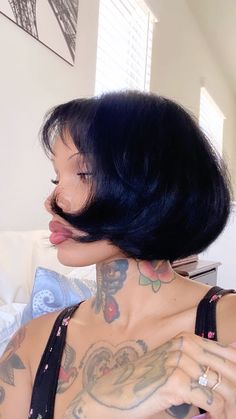 #bobcut #shorthair #shorthaircut Natural Hair Bob, French Bob, Natural Hair Short Cuts, Short Hair Black, Dyed Hair Inspiration, Short Sassy Hair, Natural Curls Hairstyles, Sassy Hair, Shot Hair Styles