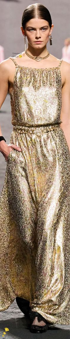 #Chanel #Spring2023 #Runway #SparklyGold #HauteCouture #Fashion 🌸☀️ Armani Prive, Beauty Dress