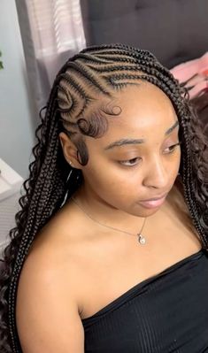 Fulani Braids With Accessories, Hairstyles For Christmas Braids, Fulani Braid Patterns, Stitch Braids Side Part, Alicia Keys Braids Fulani, Tribals With Island Twist, Fulani Knotless Braids With Curls, Fulani Braids With Big Forehead, Fulani Alicia Keys Braids