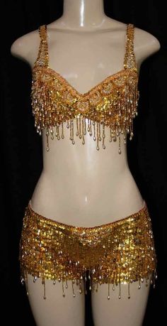 Pretty Dance Costumes, Gold Bra, Preformance Outfits, Dancers Outfit, Google Search Results, Looks Party, Belly Dancers, Dance Costume, Performance Outfit