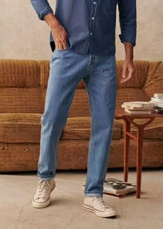 Casual Cool Mens Style, Men Casual Outfit Jeans, Jeans Fit Men, Men Jeans Outfit, Mens Jeans Outfit, Jeans Mens Style, Men In Jeans, Mens Fashion Outfits, Straight Jeans Men