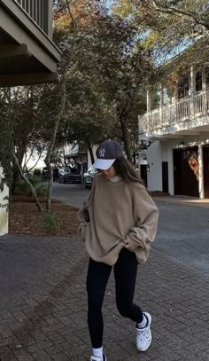 Outfits Leggins, Comfy Outfits Winter, Errands Outfit, Modest Casual Outfits, Feb 2, Sporty Outfits, Mode Inspiration