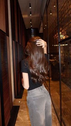 European Outfit, Brown Hair Balayage, Best Poses For Pictures, Classy Photography, Foto Ideas Instagram, Beautiful Long Hair, Dream Hair, Aesthetic Hair, Balayage Hair