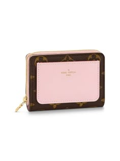 Gender: Women Brand: LOUIS VUITTON Product Name: Lou Wallet Pink M82378 Bags Alora Code: 49218884 Origin: France Designer Style ID M82378 Cute Coach Wallet, Louis Vuitton Keychain, Birkenstock Boston Shearling, Boston Shearling, Louis Vuitton Pink, Bday Gifts, Stylish Handbags, Girly Bags, Keychain Wallet