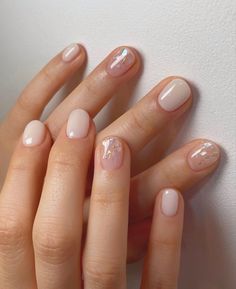 Neutral Nail Ideas Gel, Simple Summer Nail Art 2024, Color French Gel Nails, Short Nails Natural Designs, Cute Short Neutral Nails, Short Nails Trending, Neutral Gelish Nails, Korean Nail Art Pastel, Nail Art Subtle