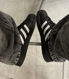 Adidas Superstar Aesthetic, Black Adidas Superstar, Sambas Black, Superstar Outfit, Adidas Superstar Black, Adidas Black And White, Goddess Of Victory, Name Inspiration, Shoe Wishlist