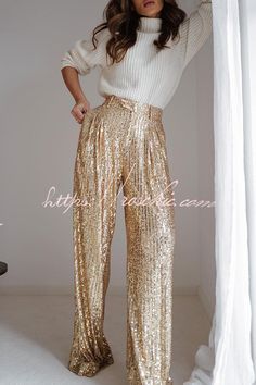 Sequins Pants Outfit, Gold Sequin Pants, Sequin Pants, Style Party, Denim Trends, Lace Fashion, Gold Sequin, Fit Style, Winter Wardrobe