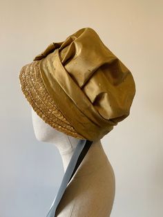 Head off to the Jane Austen festival in style, sporting a handmade bonnet (dates roughly c1810-1815) in a lovely shade of gold coloured silk. This bonnet features a straw braid brim, and vintage grey ribbon ties. The bonnet is fully lined, featuring a standing lining in the crown, and white silk beneath the brim. This bonnet is finished and ready to ship - free within the UK, an extra charge for elsewhere in the world. This particular bonnet is sized MEDIUM - approximately 22" to 22 1/2" (57-59c Regency Bonnet, Regency Accessories, Historical Hats, Gold Straws, Historical Costuming, Victorian Hats, Regency Dress, Regency Fashion, Grey Ribbon