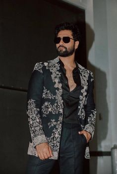 Groom Trends, Men's Wedding Outfit, Indian Men Fashion, Wedding Dress Men, Dress Suits For Men, Men Fashion Casual Shirts, Designer Jumpsuits