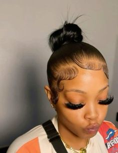 Natural Edges On Wig, Fluffy Edges Natural Hair, Baddie Edges, Ponytail Edges, Natural Ponytails For Black Hair, Cute Edges, Dramatic Edges, Natural Hairstyles For Black Women, Natural Hair Bun Styles