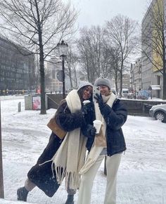 Mode Au Ski, Winter Nyc, New York Winter, Nyc Christmas, Winter Inspo, Snow Outfit