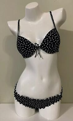 Top Rated Victoria's Secret Classic Strap Push Up Top & Ruffle Cheeky Bottom Swim Set 34B, Women's Swimwear Skimpy 2000s Outfits, Alt Swimwear, Pretty Swimsuits, Fashion Design Classes, 2000s Clothes, Downtown Outfits, Pajama Outfits, Push Up Swimsuit, Vintage Swimsuits