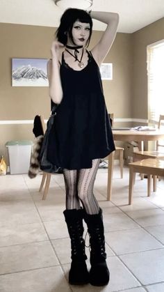 Goth Outfit Summer, Emo Dress Outfit, Easy Goth Outfits, Goth School Outfit, Summer Goth Fashion, Goth Outfits Summer, Simple Goth Outfit, Goth Summer Outfits, Casual Goth