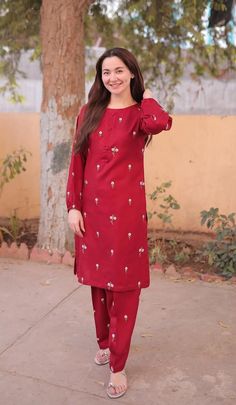 Simple Dress Casual, Easy Dress Sewing Patterns, Latest Dress Design, Asian Bridal Dresses, Designer Kurti Patterns, Long Kurti Designs, Stylish Short Dresses, Pakistani Fancy Dresses, Dress Design Patterns