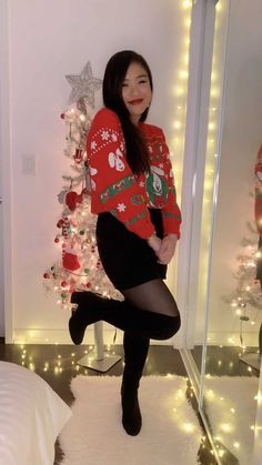 Festive Outfits Christmas Party, Styling Christmas Sweater, Holiday Sweater Dress Outfit, Style Christmas Sweater, Christmas Sweater And Skirt Outfit, Ugly Sweater Party Outfit Women, Christmas Sweater Outfits Women, How To Style Christmas Sweater, Xmas Sweater Outfit