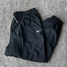 Nwt Nike Sportswear Joggers, Mesh Inside Nike Baggy Track Pants Outfit, Nike Air Jordan Sweatpants, Men’s Track Pants, Men Track Pants, Sportswear Joggers, Streetwear Outfit Men, Vintage Nike Track Pants, Track Pants Outfit, Fleece Pants Women