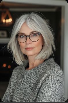 Elegant Short Hair, Grey Hair And Glasses, Grey Hair Inspiration, Beautiful Gray Hair, Gray Hair Cuts, Silver Hair Color, Natural Gray Hair, Short Grey Hair, Mom Hairstyles