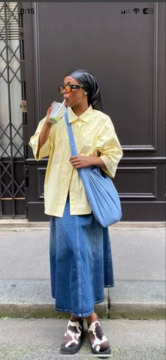 Big Smith Overalls, Dress Layering Outfit Aesthetic, Modest Hot Weather Outfits, Layered Style Clothes, Street Wear Hijab, Color Pop Outfit, Colorful Casual Outfits, Modest Summer Outfits Christian, Modest School Outfits