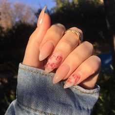 Natural White Nails, White Nails Natural, Natural Nails Designs, Nature Nails Designs, Whiter Nails, Design Natural Nails, Natur Nails, Natural Nails Design, Nails Acrylic Natural