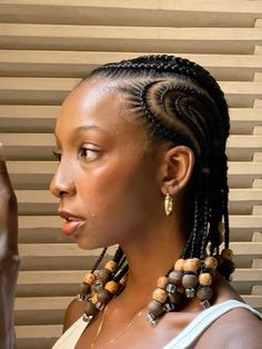 Box braids, nagô braids, nago, miçangas Epic Hair, Afro Braids, Rave Hair, Natural Hair Twists, Box Braids Styling, Braid In Hair Extensions, Back To School Hairstyles, Cornrow Hairstyles