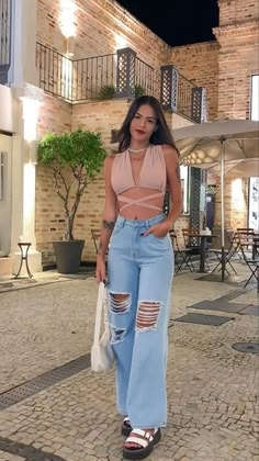 Look Com Calça Wide Leg Jeans, Look Com Wide Leg Jeans, Wide Leg Outfit, Outfits Juvenil, Wide Jeans, Crop Top Outfits