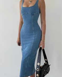 Casual Denim Dress, Capsule Wardrobe Casual, Womens Trendy Dresses, Summer Fashion Casual, Fashion Design Sketchbook, Elegant Dresses Classy, Fashion Illustration Dresses