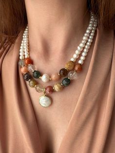 Handmade Pearl Necklace, Jewelry Pearls, Inexpensive Jewelry, Diy Necklaces, Beaded Jewelry Necklaces, Pearl Necklace Designs, Diy Jewelry Necklace, Beaded Necklace Designs, Gemstone Pendant Necklace