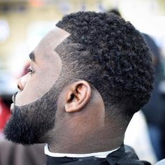 Black Man Haircut Fade, Fade Haircut Styles, Curly Cut, Black Hair Cuts, Black Men Beards, Tapered Haircut, Black Beards, Mens Fade