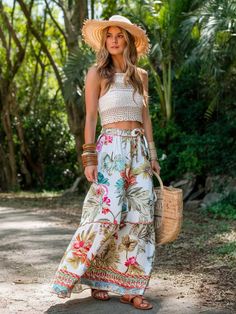 Aloha, Luau Ladies! Your Ultimate Guide to Island Style 10 Hawaiian Outfits Women, Hawaiian Outfit Women Party Hawaii, Tropical Party Outfit Women, Tropical Party Outfit, Luau Party Outfit, Hawaiian Outfit Women, Hawaii Women