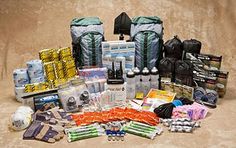 26 Weeks to Emergency Prepardness. Weeks include bug out bags and what to include in them, special interests like babies and pets, and how to create a "emergency binder" Survival Kit Ideas, Emergency Binder, Kit Ideas, Emergency Plan, Emergency Supplies